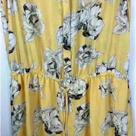 Dalia Yellow Floral Sleeveless Shorts Romper Button neck Womens 6 - Picture 5 of 6